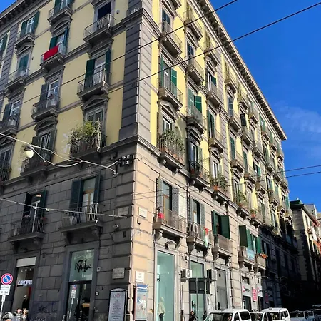 Syrenhouse * Neapel